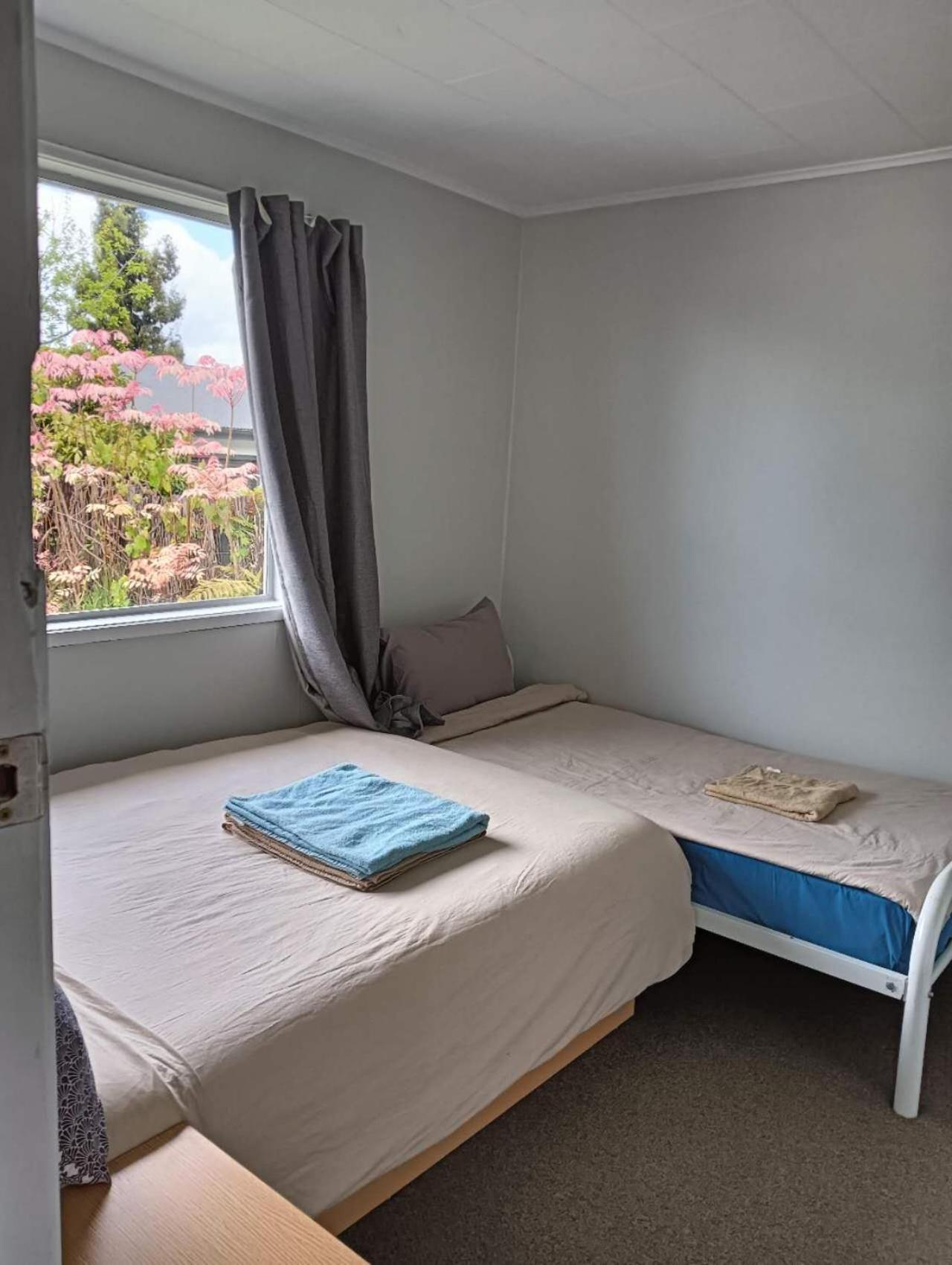 Three-Bedroom House A At 23 Mallard Drive, Selwyn Heights Rotorua Luaran gambar